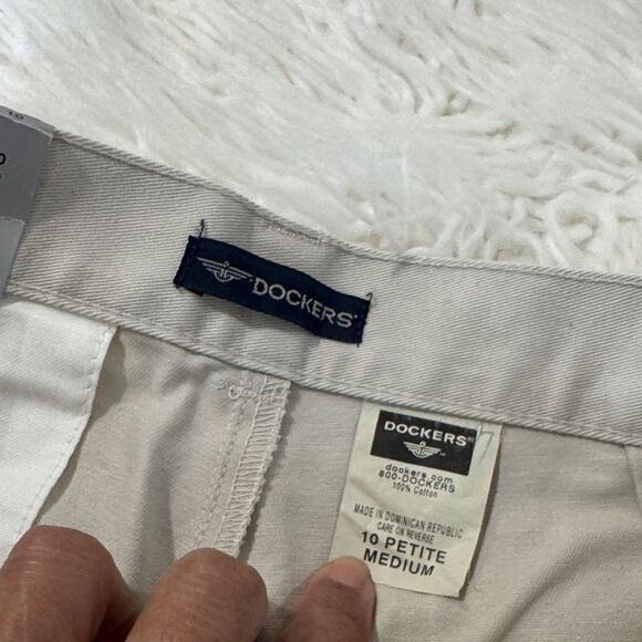 Dockers Women's Tan Trousers .Size 10 NWT - Picture 7 of 9